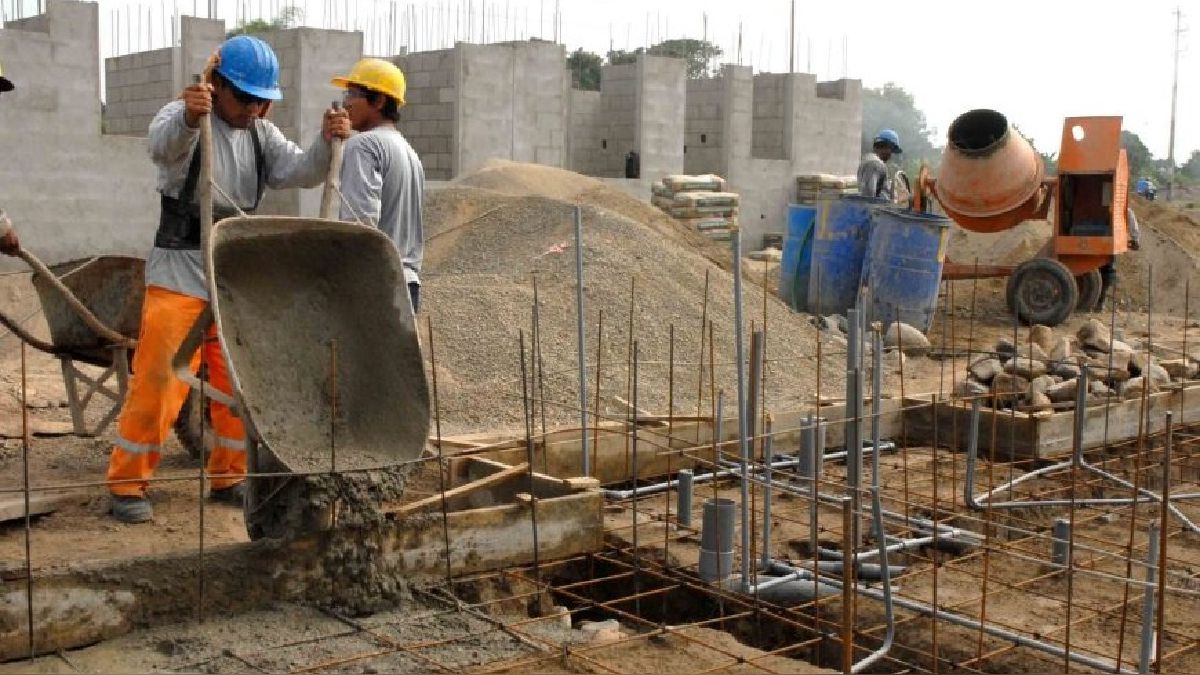 El freno en la construcción privada: la venta de insumos cayó en agosto y encendió las alertas en el sector