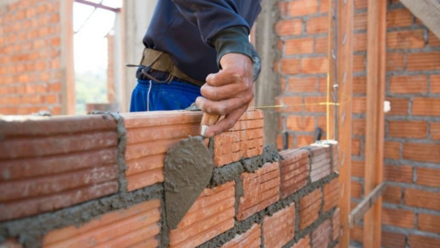 Aumento para trabajadores de la construcción en agosto 2025: cuánto cobrarán por hora y cómo se pagarán los bonos extra